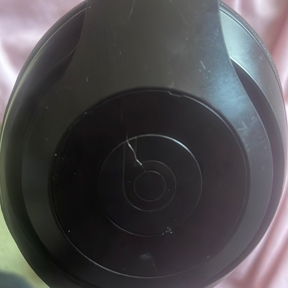 Kids tablet and beats all included (pickup only) - Picture 3 of 3